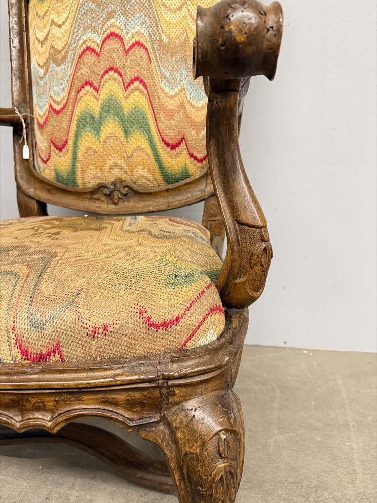 Antique Genoa Louis XIV armchair, late 17th century, Italy 108x47x50 cm, solid walnut