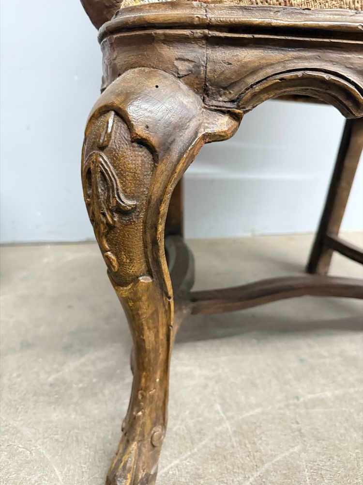 Antique Genoa Louis XIV armchair, late 17th century, Italy 108x47x50 cm, solid walnut