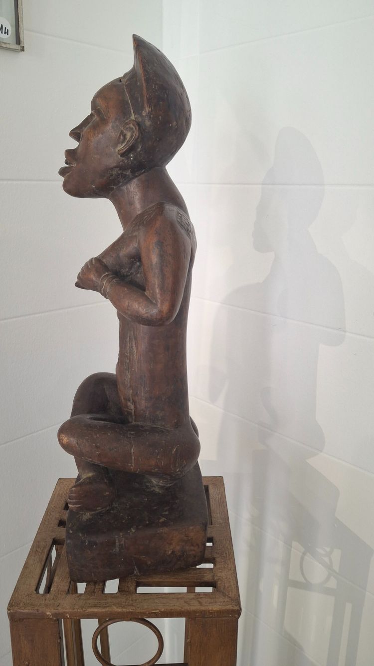 STATUE BEEMBE