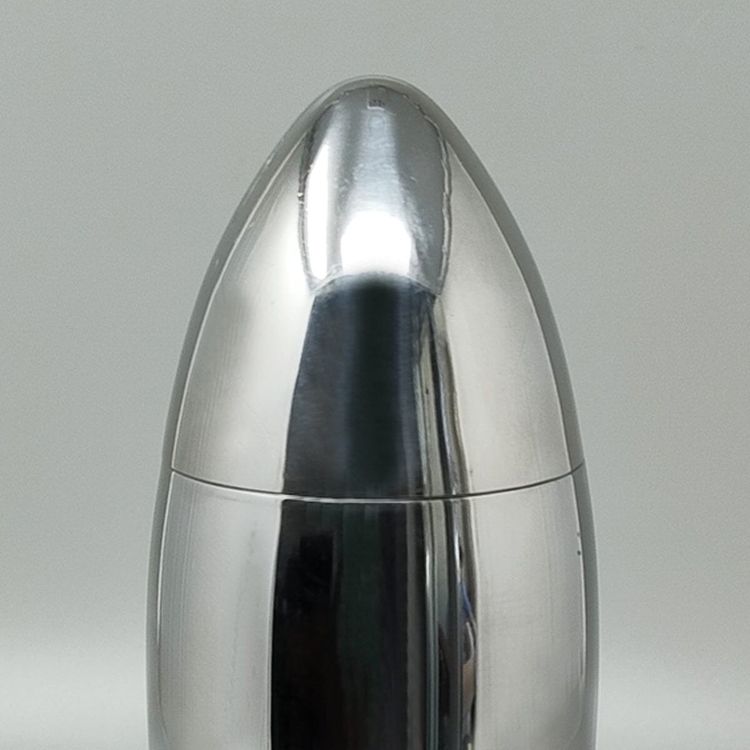 1960er Jahre Wunderschöner Cocktail-Shaker "Bullet" aus Edelstahl. Hergestellt in Italien