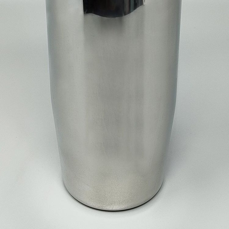 1960er Jahre Wunderschöner Cocktail-Shaker "Bullet" aus Edelstahl. Hergestellt in Italien