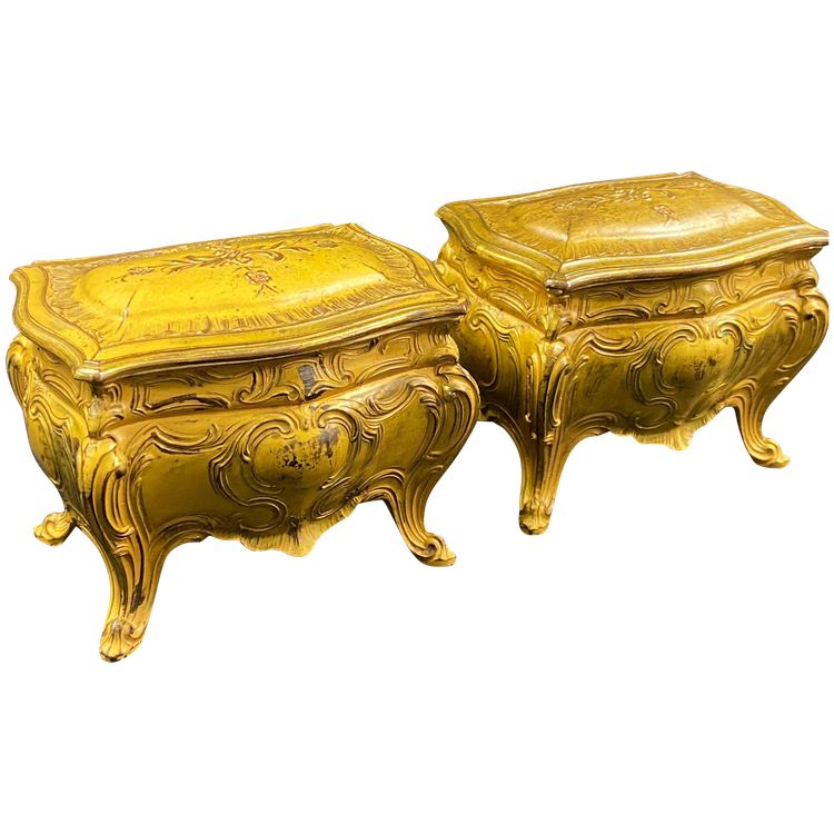 Coppia di portagioie in bronzo laccato giallo in stile Luigi XV, inizio XX secolo