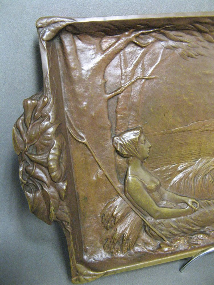 Niedriges Relief Aus Bronze Signiert Bénard. Jugendstil.