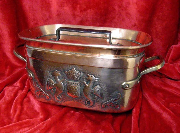 Daubière Braisière Aus Kupfer XVIII. Jahrhundert. Fleur De Lys. Krone.