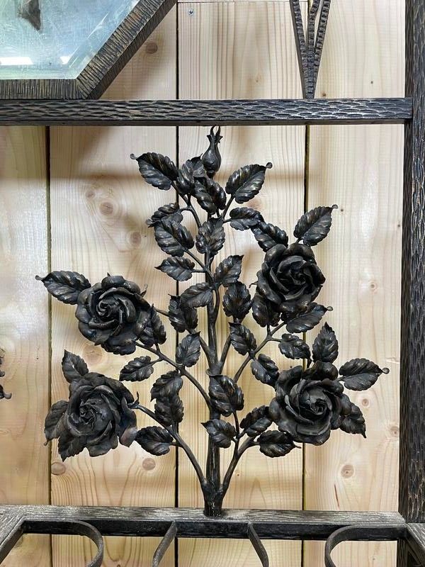 PACEMANTEAU - Art Nouveau cloakroom in hammered iron