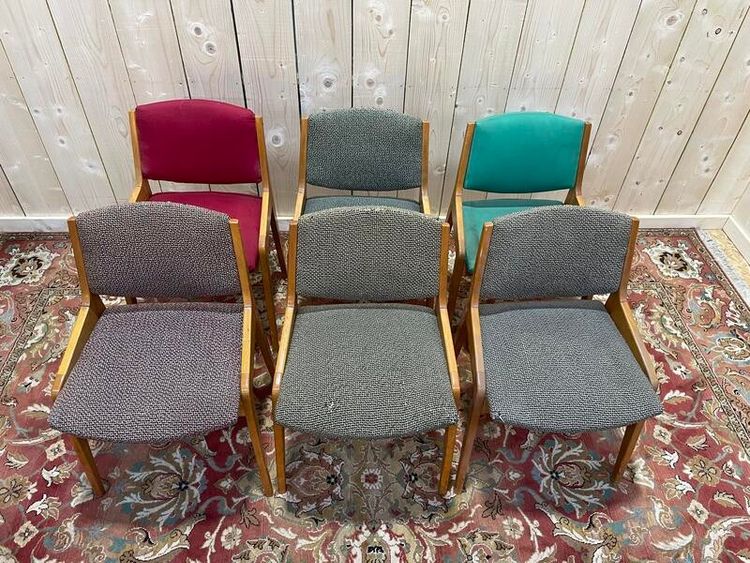 Suite von 6 1950 Stühlen in soliden Buchen