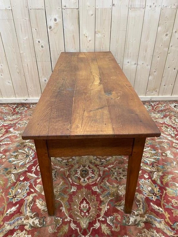 Table de ferme rustique à Yette 