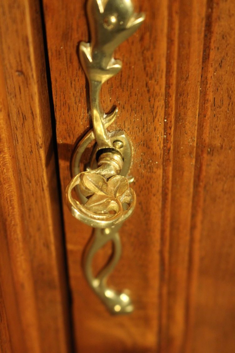  Credenza in stile liberty
