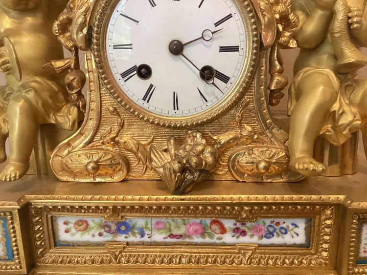 Louis XVI bronze clock