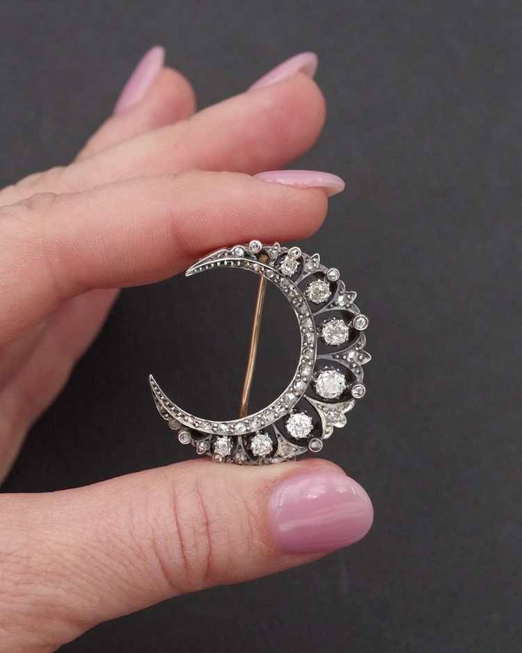 Spilla a forma di mezzaluna in oro 18k e argento con diamanti, astronomia, Napoleone III, gioielli celestiali 