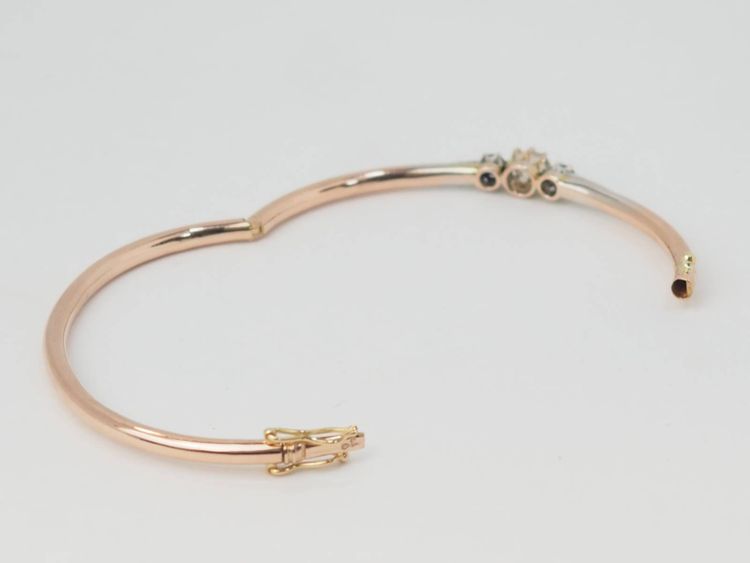 Art Nouveau bangle bracelet in two-tone gold, sapphires and diamonds