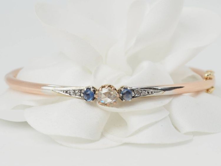 Art Nouveau bangle bracelet in two-tone gold, sapphires and diamonds