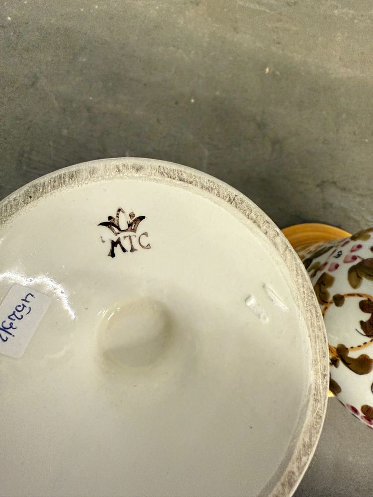 Coppia di vasi in maiolica dipinta metà '900 manifattura Firenze MTC h 24cm