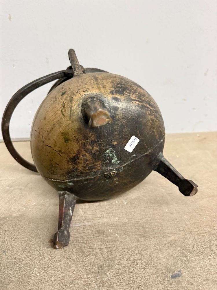 Chaudron antique à trois pieds, XVIIIe siècle, 25x23 cm