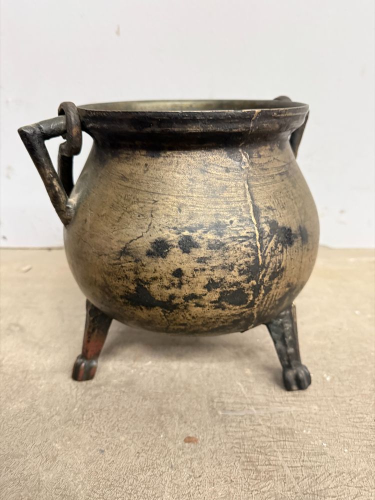 Chaudron antique à trois pieds, XVIIIe siècle, 25x23 cm