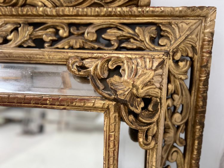 Miroir a pare closes de style Louis XIV en bois et stuc doré XIX siècle