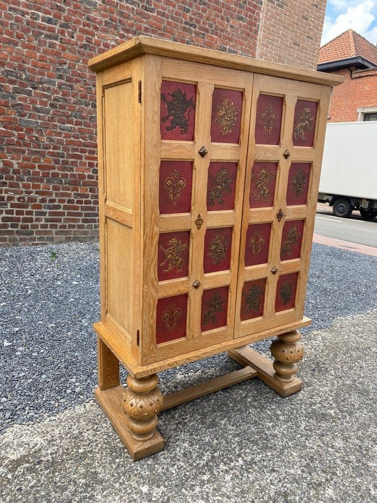 - Cabinet Art Deco En Chene Et Cuir, De Style Neoclassique Circa 1940/1950