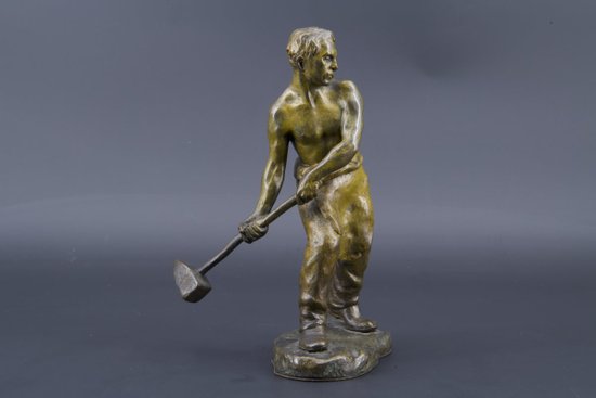 Bronzo raffigurante un operaio alla mazza, Andor Ruff (1885 - 1951)
