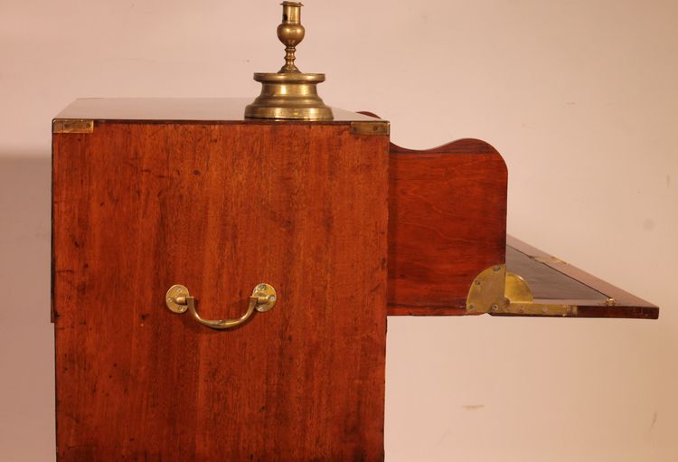 Cassettiera militare o navale in mogano biondo con scrittoio - XIX secolo