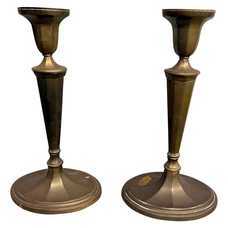 Pair of Art Deco candelabra candlesticks. 1940 in bronze, h28cm