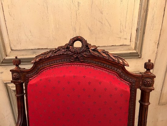 Coppia di poltrone in stile Luigi XVI modellate e intagliate 19° secolo