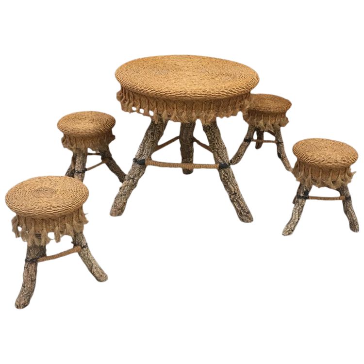 Volkskunstwerk. Tischset, 4 Hocker aus Baumstämmen, Bast, um 1970