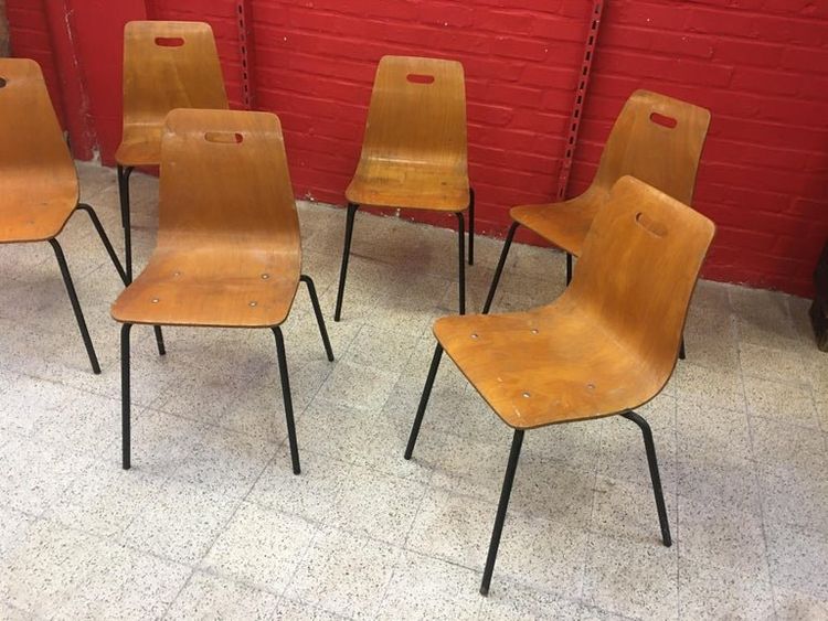 Suite De 6 Chaises Empilables En Bois Thermoformé, Circa 1950