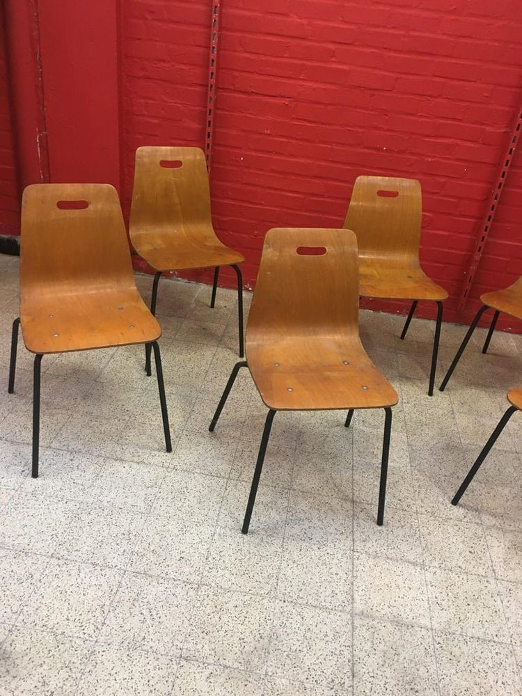 Suite De 6 Chaises Empilables En Bois Thermoformé, Circa 1950