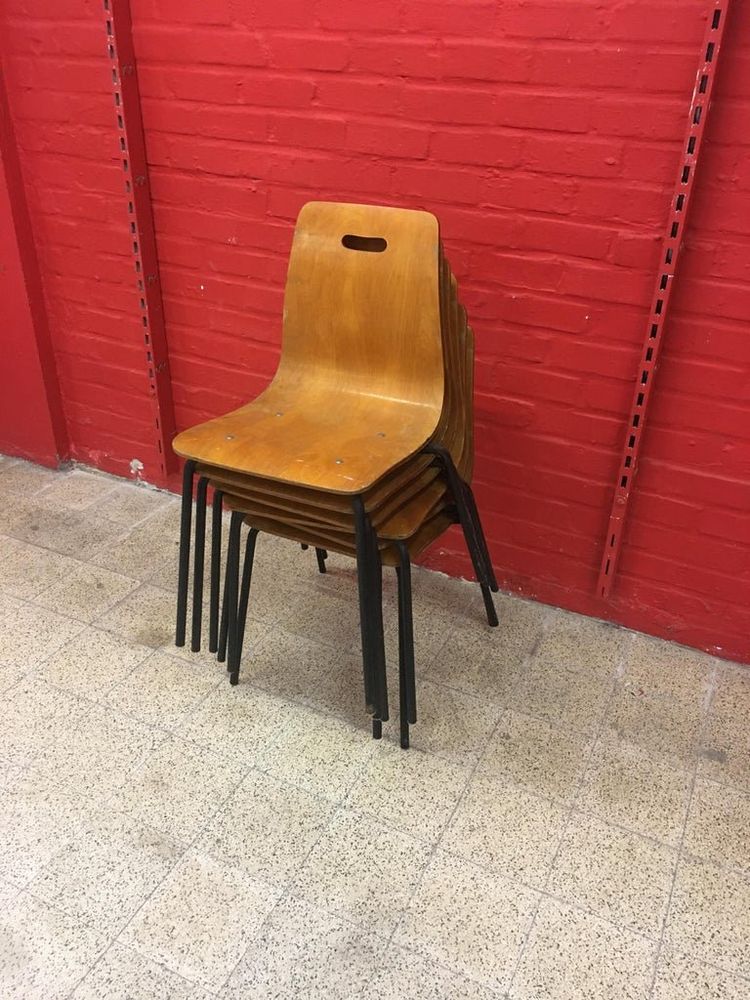 Suite De 6 Chaises Empilables En Bois Thermoformé, Circa 1950