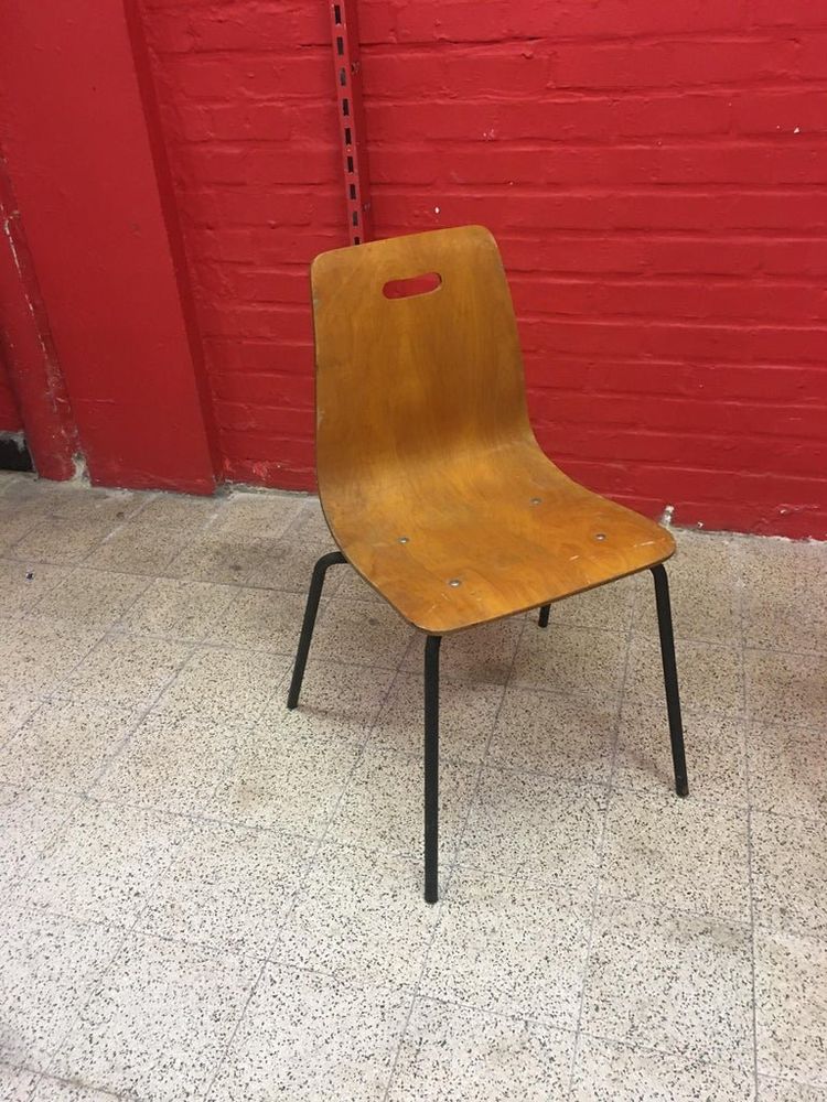 Suite De 6 Chaises Empilables En Bois Thermoformé, Circa 1950