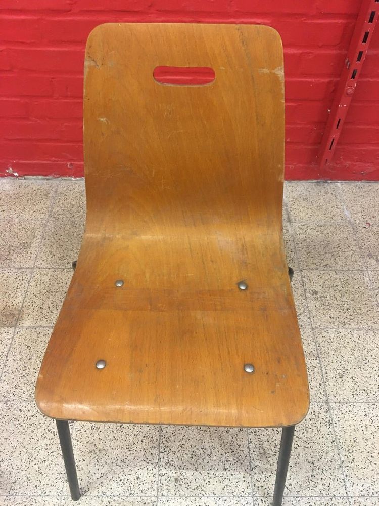 Suite De 6 Chaises Empilables En Bois Thermoformé, Circa 1950