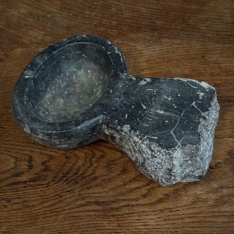 Small stoup in grey Sainte-Anne marble, Louis XIV period