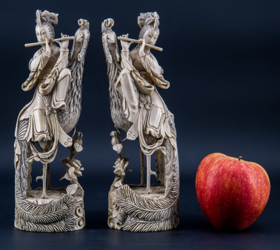Paire D’okimono En Ivoire Figurant Guanyin, Chine XIXe Siècle