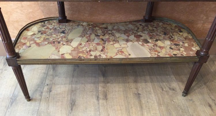 Une console desserte Louis XVI en acajou