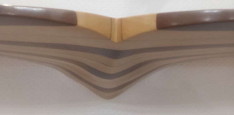 Grande mensola da parete dal design contemporaneo 