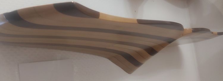 Grande mensola da parete dal design contemporaneo 
