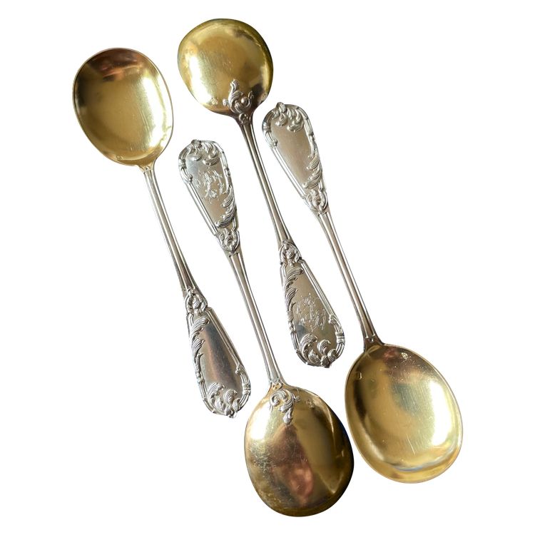 18 ice cream scoops.