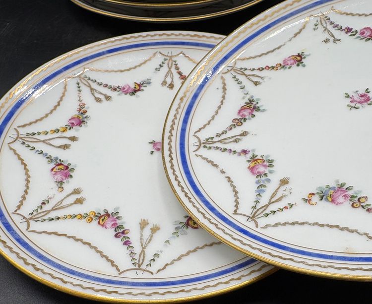 CAKE PLATES