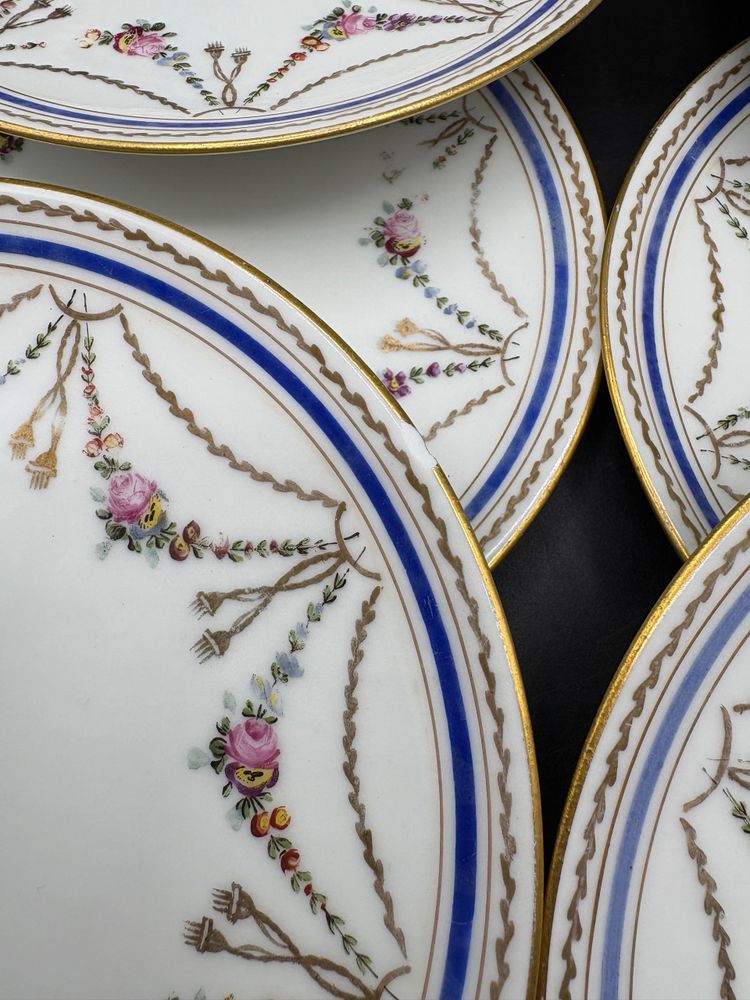CAKE PLATES