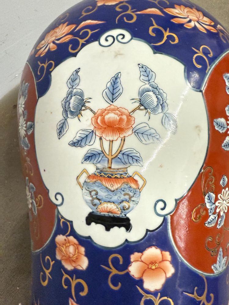 Vase japonais ancien, début du 20e siècle, signé à la base, h 55 cm.