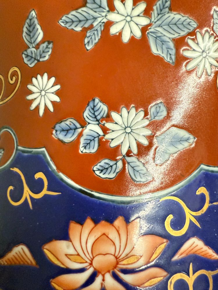 Vase japonais ancien, début du 20e siècle, signé à la base, h 55 cm.
