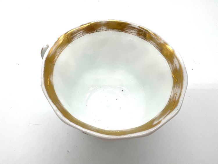 Paris porcelain cup and saucer - Louis-Philippe period - Floral decoration and gilding