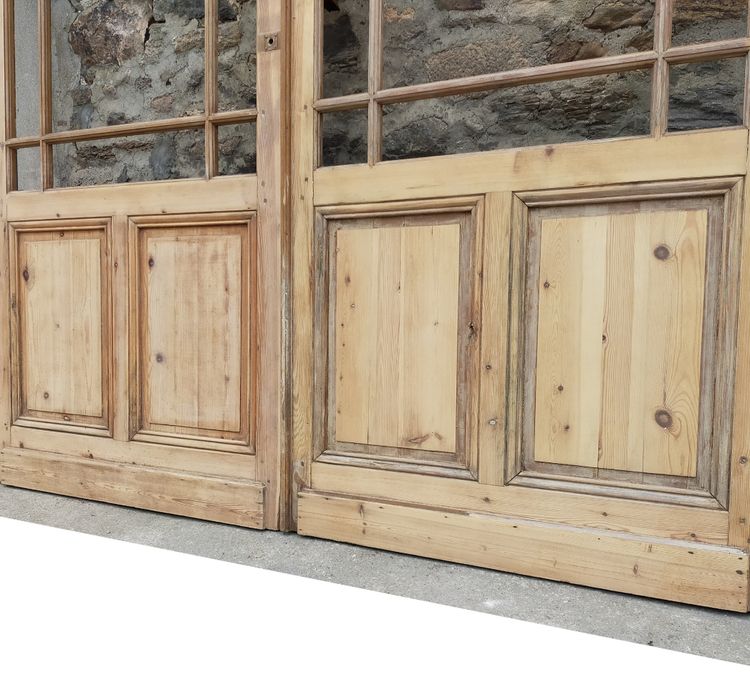 Deux Anciennes Larges Portes Vitrées De Magasin Boutique Cloison Vitrée Pose Galandage