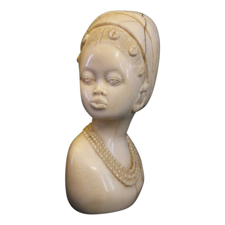 Busto femminile in avorio Inizio XX secolo