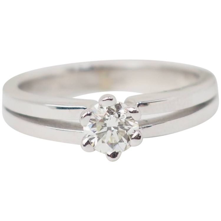Bague Solitaire en or blanc et diamant 0.45ct