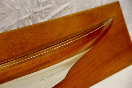 Demi-coque En Bois, XXe Siècle