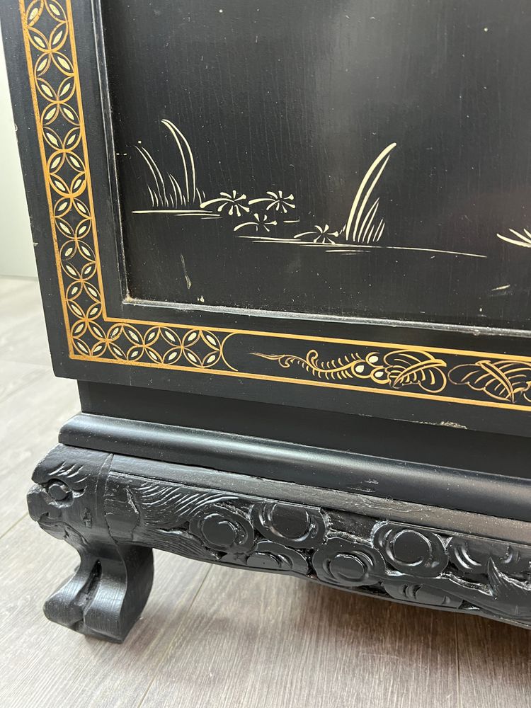 Meuble Bar Asiatique En Bois Laqué Noir Et Doré , XXe Siècle