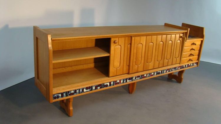 Guillerme Et Chambron, grande credenza in rovere, circa 1970