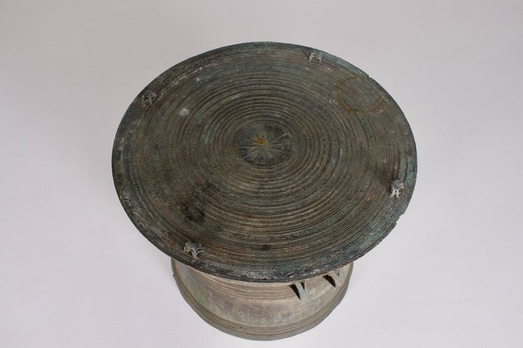 Bronze rain drum
