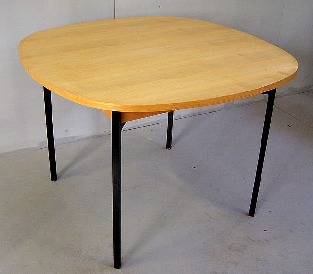 Tavolo vintage, rovere chiaro e metallo laccato, circa 1950